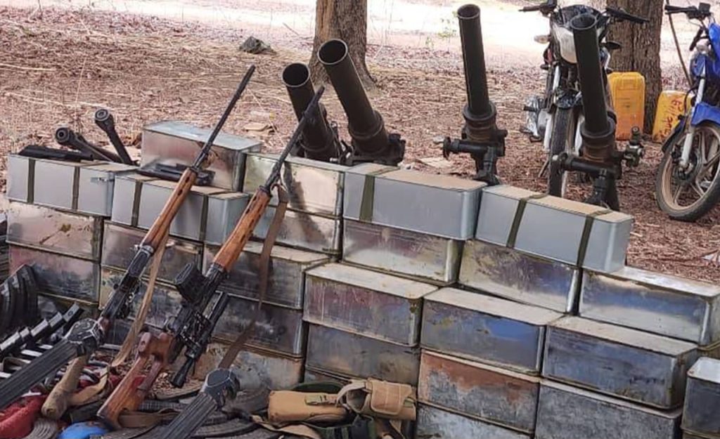 1004502277-1024x625 ترسانة كاملة بيد المهاجمين: سقوط ثكنة موسيباغا وغنائم ضخمة تهز الجيش النيجري